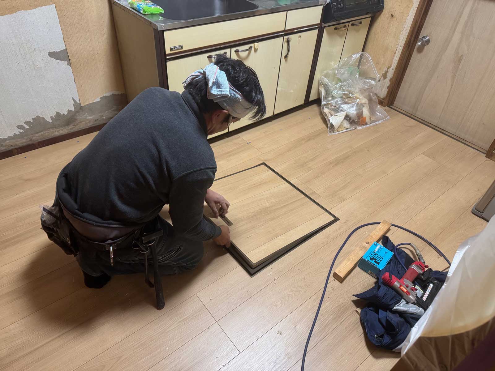 キッチンフローリング上張り2